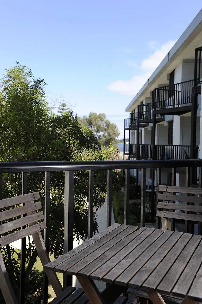 **** Aparthotel Lodestar Waterside Apartments Perth Australia